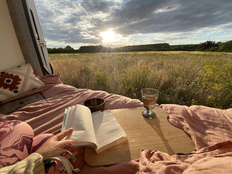 Kate Hammaren Vanlife sunset